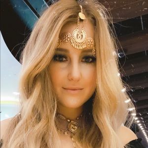 Meet your Posher, Brooke